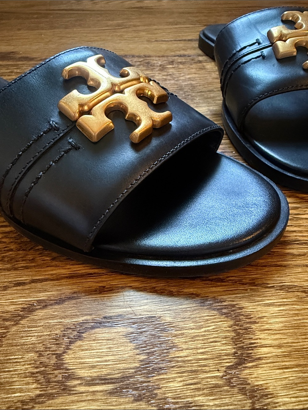 Tory Burch Women’s Black Leather Slide Sandals with Gold Logo - Picture 2 of 5